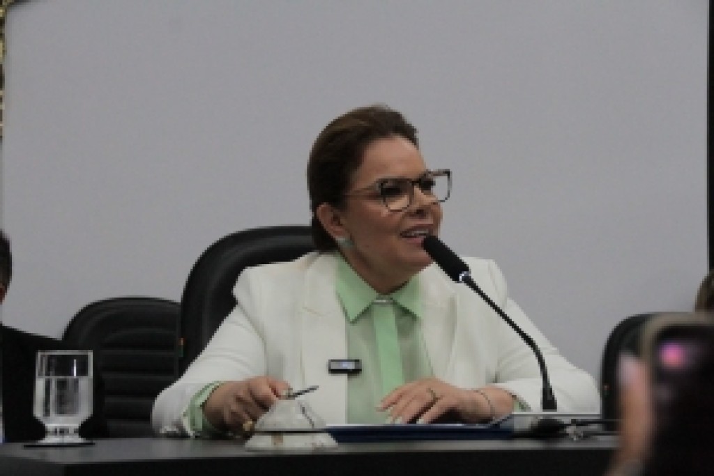 Paula Calil é eleita presidente Mesa Diretora inédita formada por mulheres