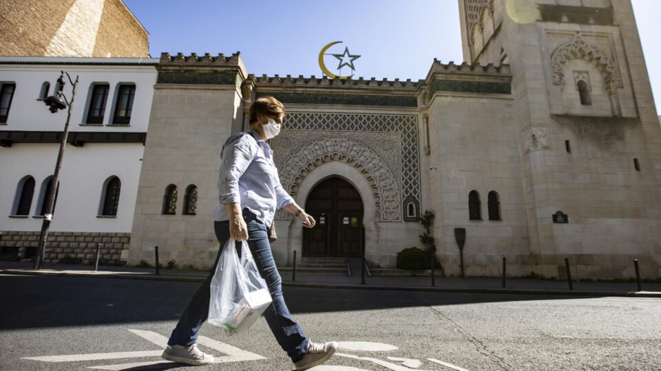 Discriminação contra judeus e mulheres: como o Islã está mudando a forma de trabalhar na França