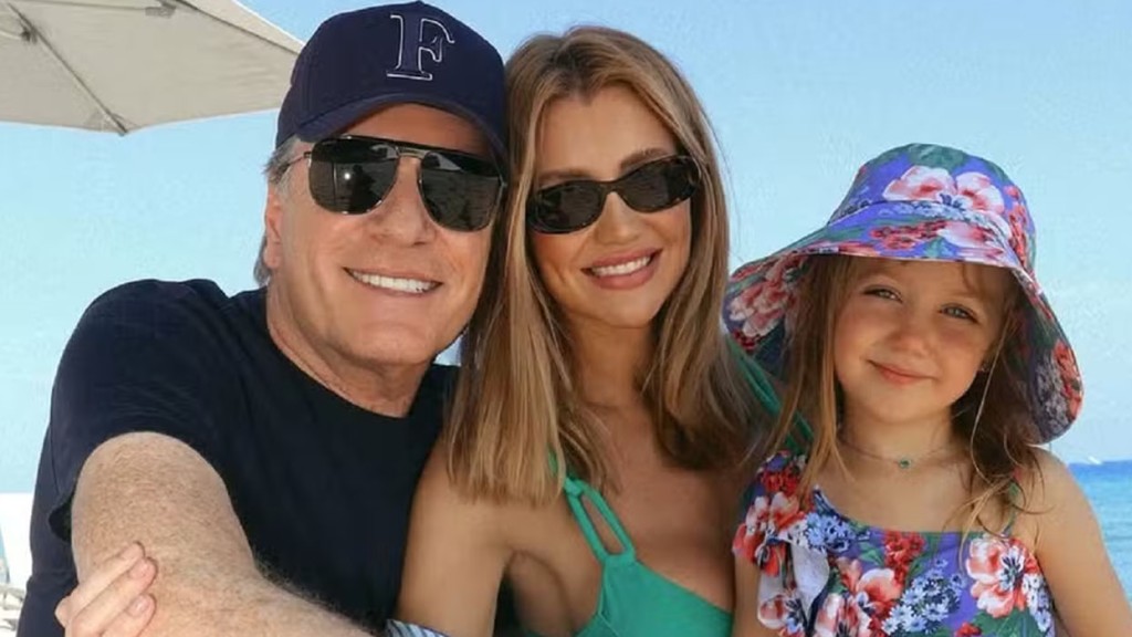 Ana Paula Siebert, Roberto Justus e a filha, Vicky, curtem praia em Miami: ‘01.01.2025’