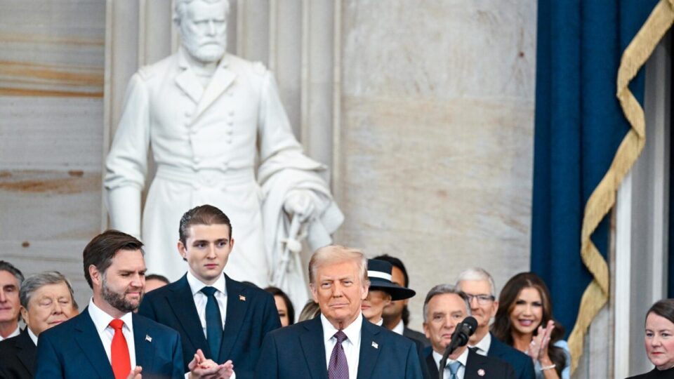 Trump toma posse em busca de lugar na galeria dos grandes presidentes da história