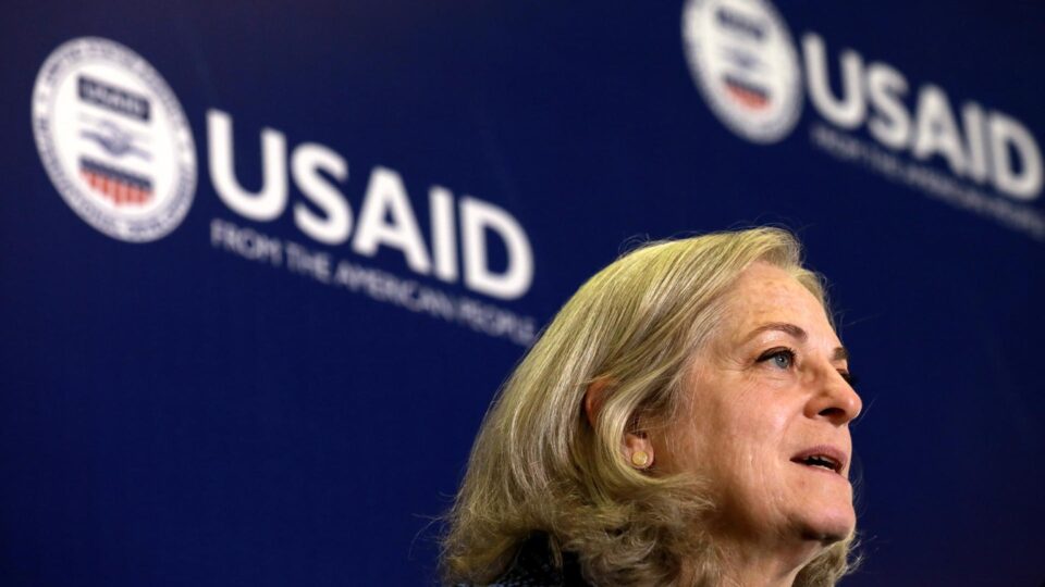 O congelamento da USAID por Trump é um golpe para a esquerda global