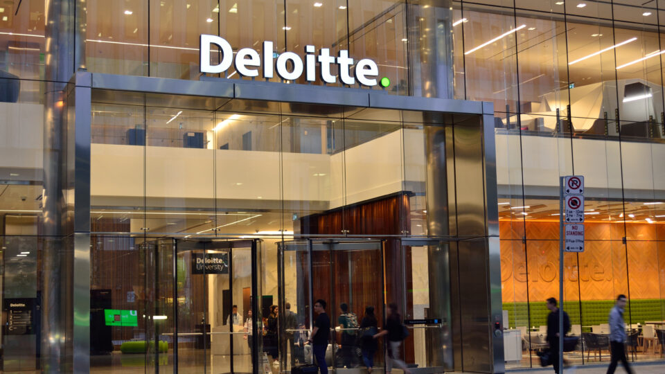 Consultoria Deloitte também encerra programas de diversidade e inclusão nos EUA 