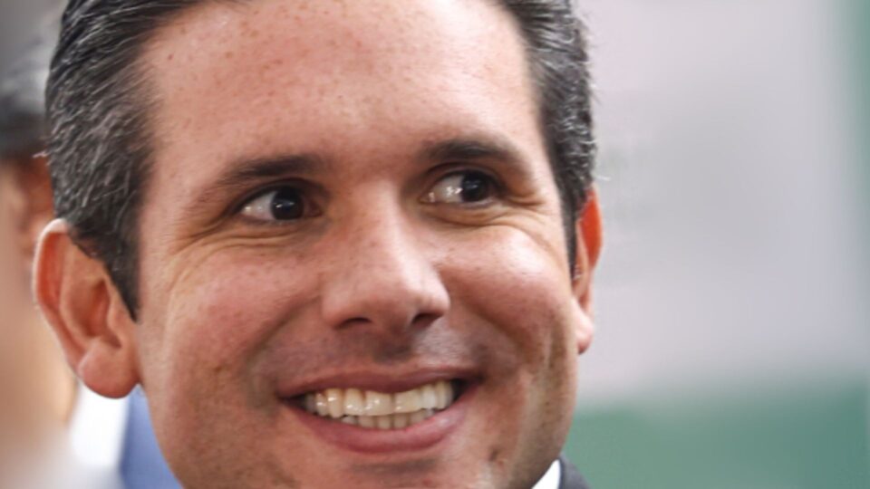 “Hugo Motta está botando as manguinhas de fora”
