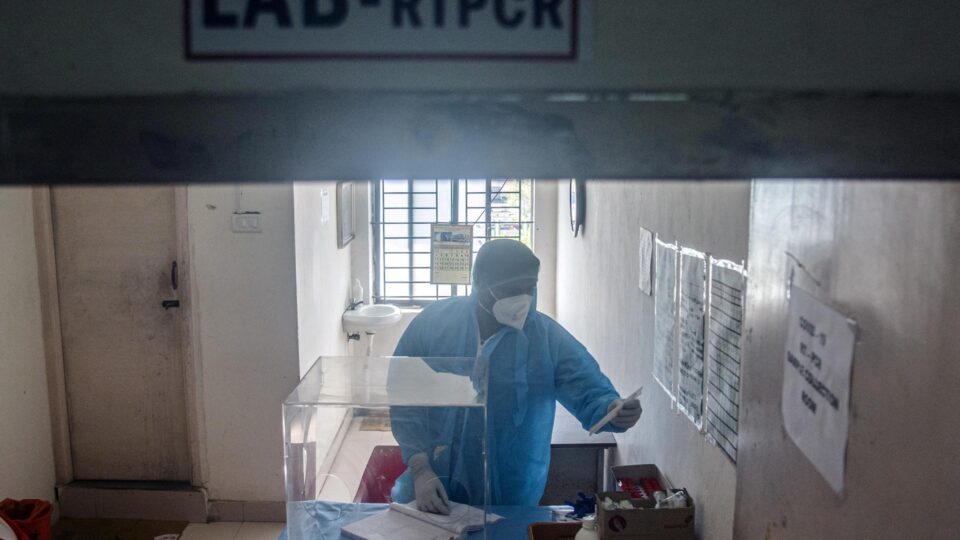 Trump deveria restabelecer moratória a pesquisas biológicas de risco