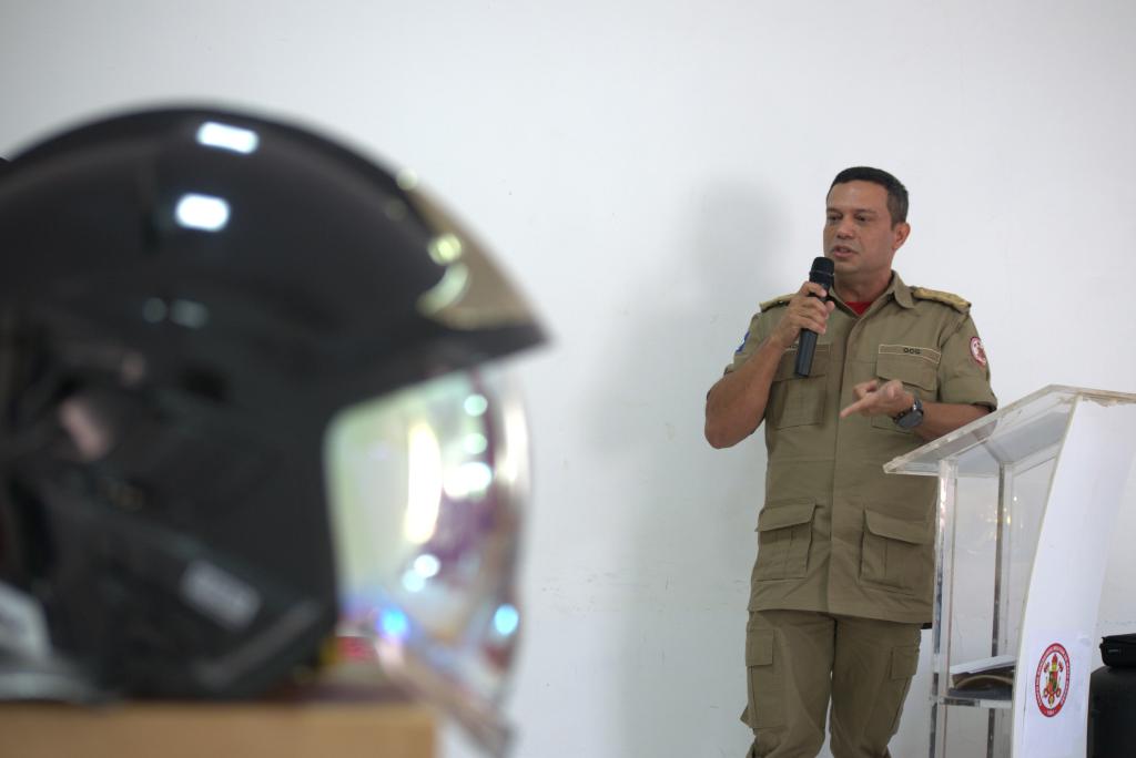 Força Tática prende homem monitorado por tornelezeira pelo crime de tráfico de drogas