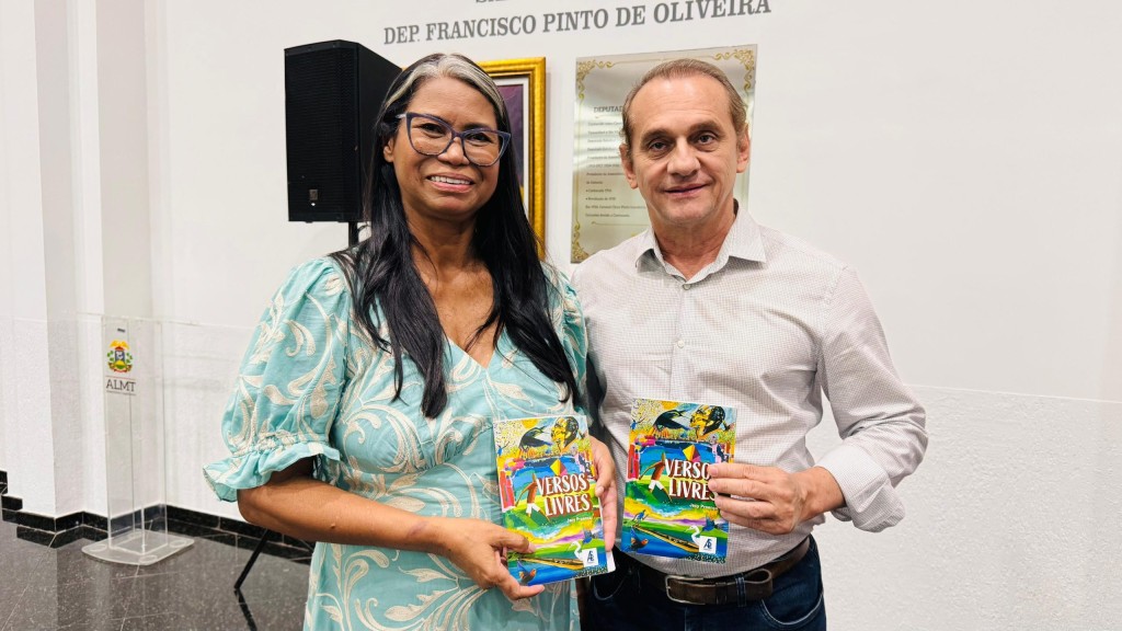 Wilson Santos prestigia lançamento de obra literária com premiação nacional e internacional