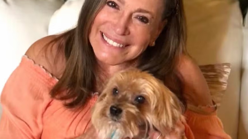 Susana Vieira lamenta morte de seu cachorro Bobinho: ‘Amor da minha vida’