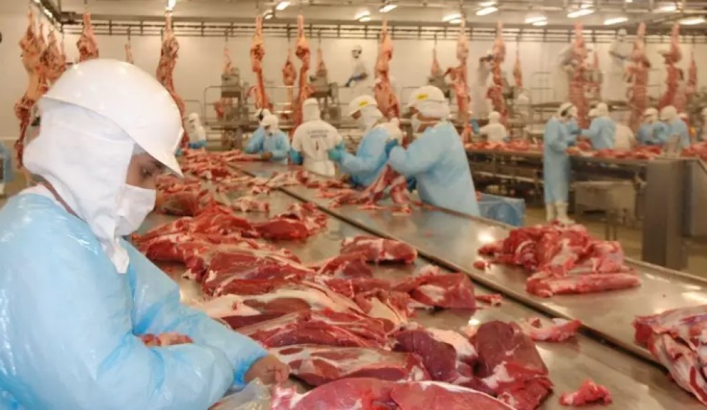 CNA pede investigação contra boicote francês à carne do Brasil