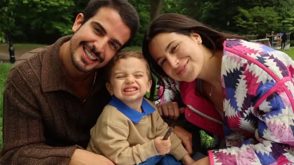 Claudia Raia se derrete ao clicar filhos juntos: ‘Minha vida tem mais luz com vocês’