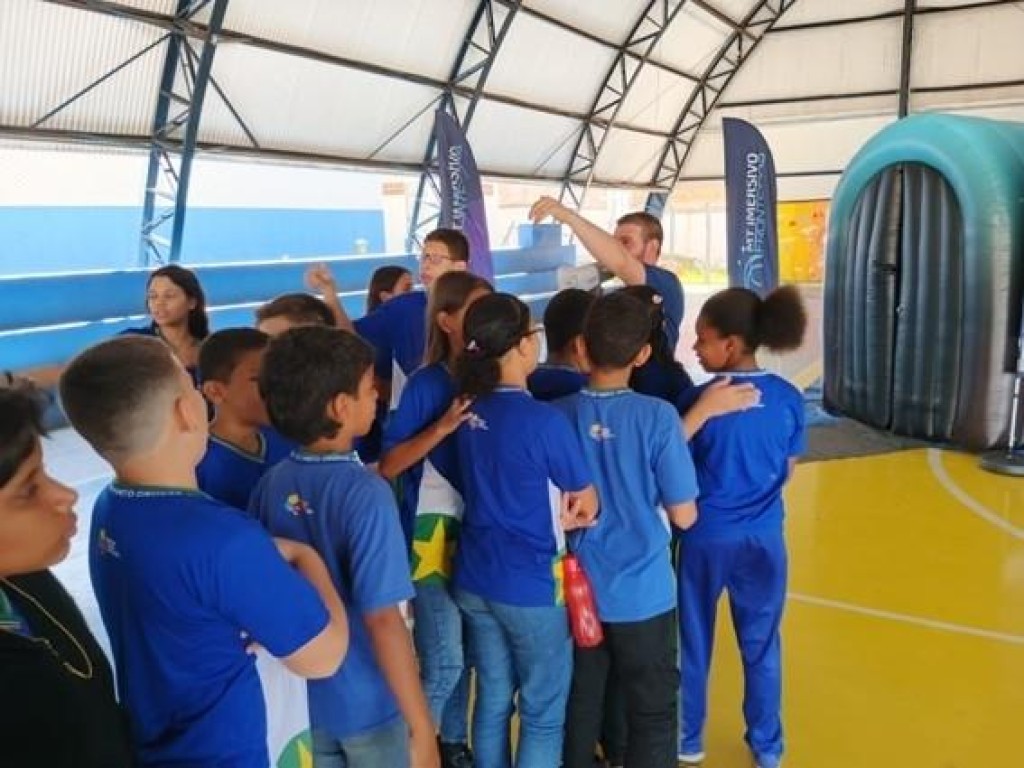 Projeto levou sessões educativas em planetário itinerante a mais de 20 mil estudantes de 11 municípios em Mato Grosso