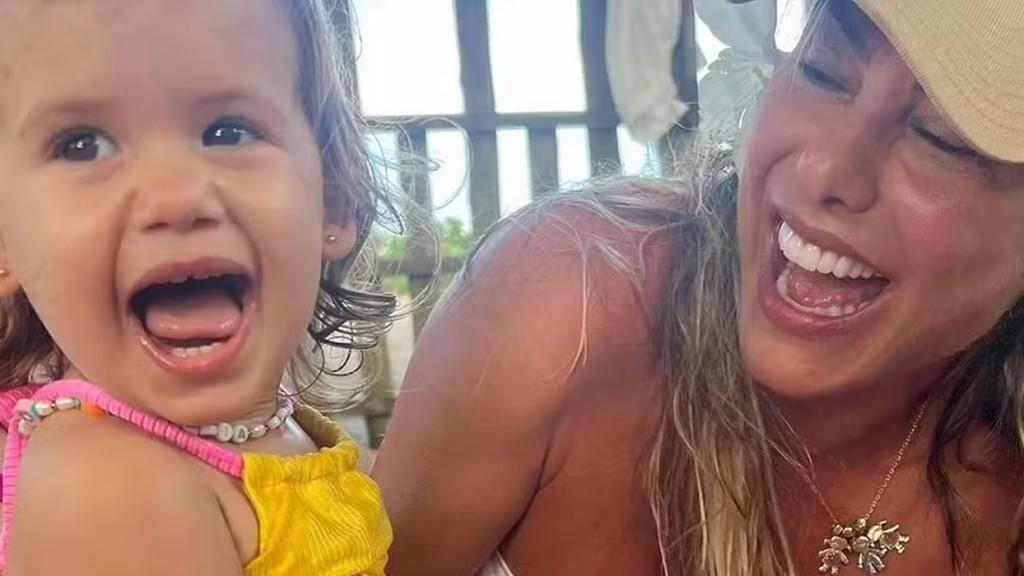Maria Alice faz 4 aninhos e Poliana Rocha declara todo seu amor: ‘Pedacinho do céu’
