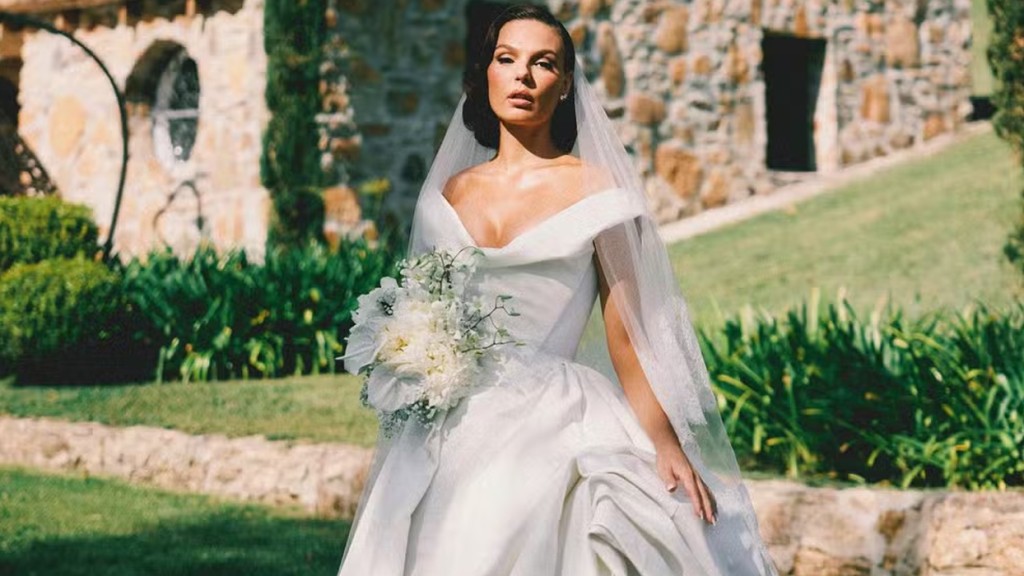Isis Valverde surpreende ao revelar vestido usado na festa do casamento: ‘Uma deusa’