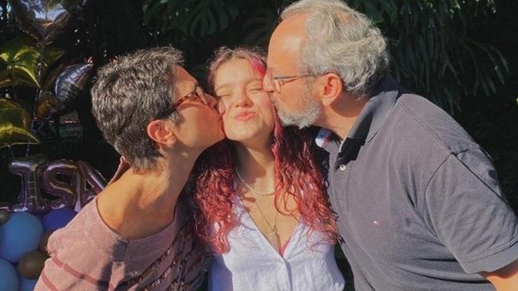 Sandra Annenberg e Ernesto acompanham ensaio de formatura da filha: ‘Artes cênicas’