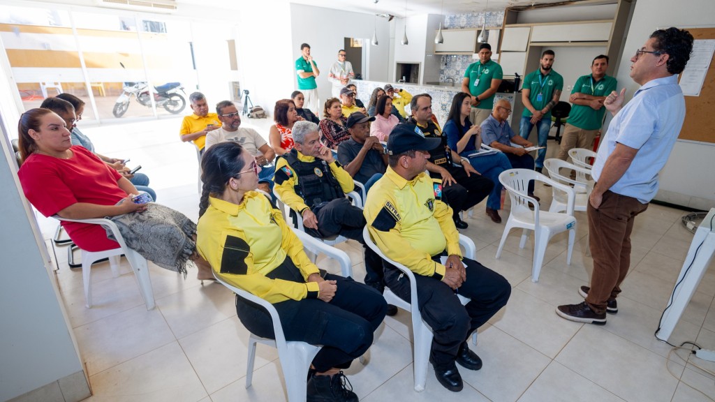 Agentes tem palestra sobre como agir em casos de rompimentos de cabos elétricos