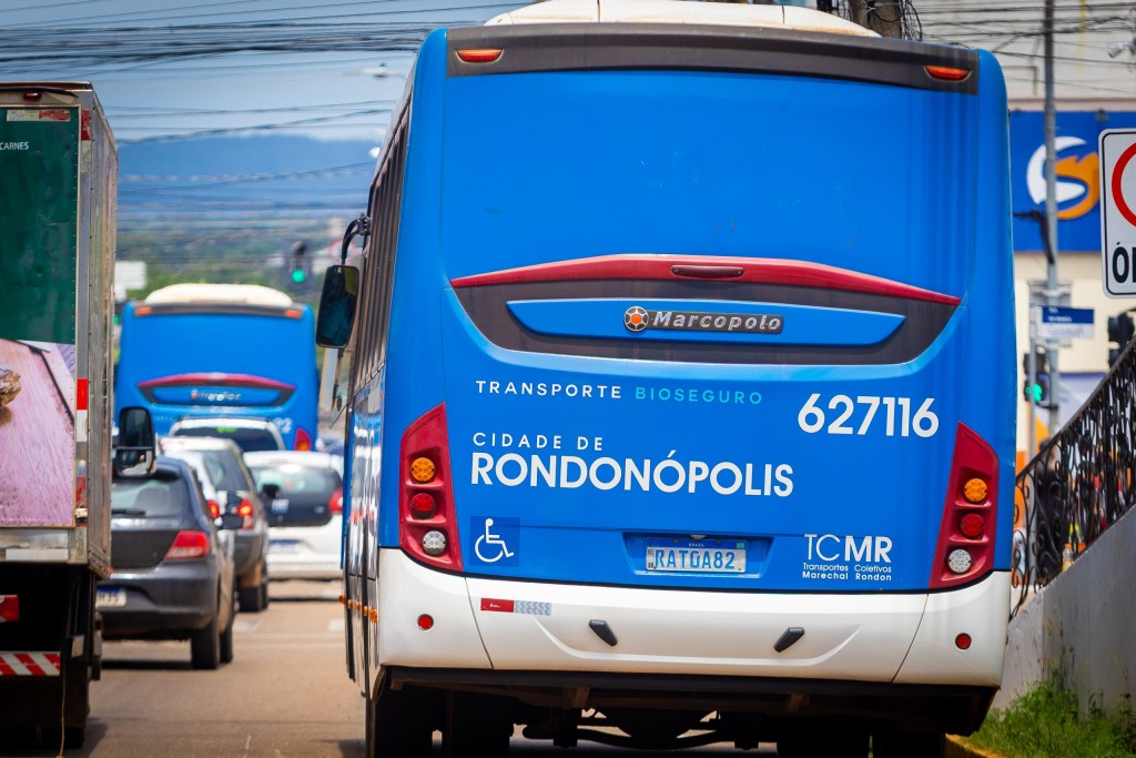Prefeito atende pedido da comunidade e retorna linhas de ônibus