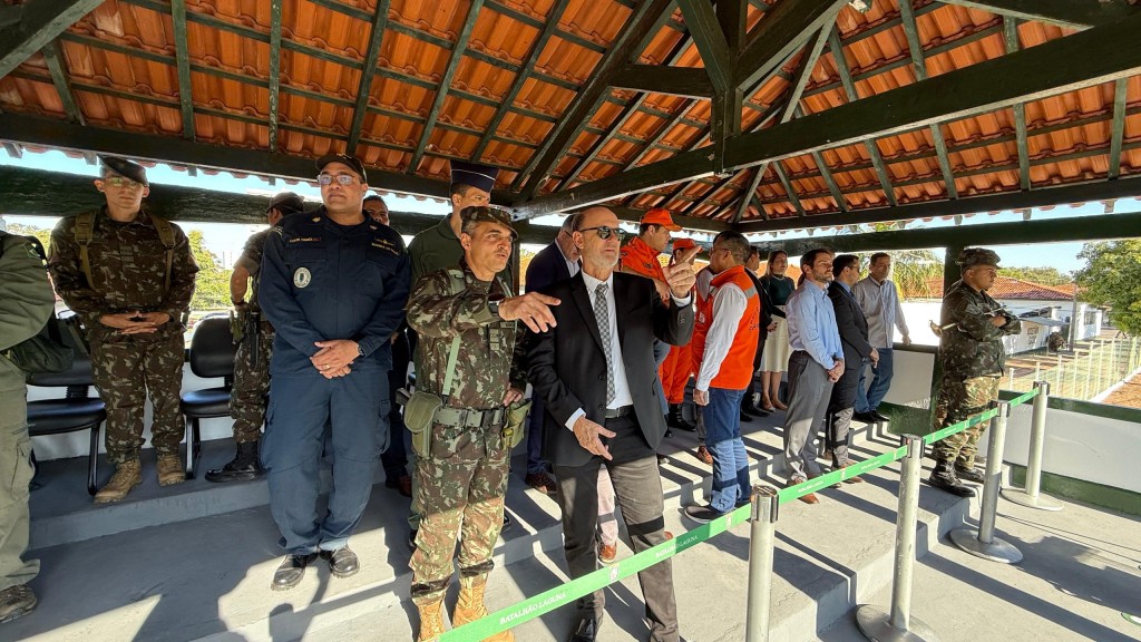 Deputado Avallone participa de evento do Exército sobre combate a incêndios florestais