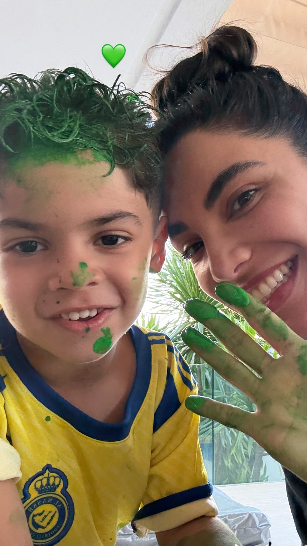 Gabriela Versiani registra momento fofo com Léo, filho de Murilo Huff: ‘Bagunça’