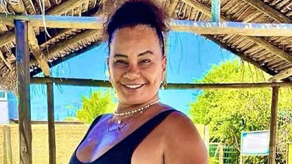 De maiô, Solange Couto reflete sobre cuidados: ‘Não deixe de se olhar’