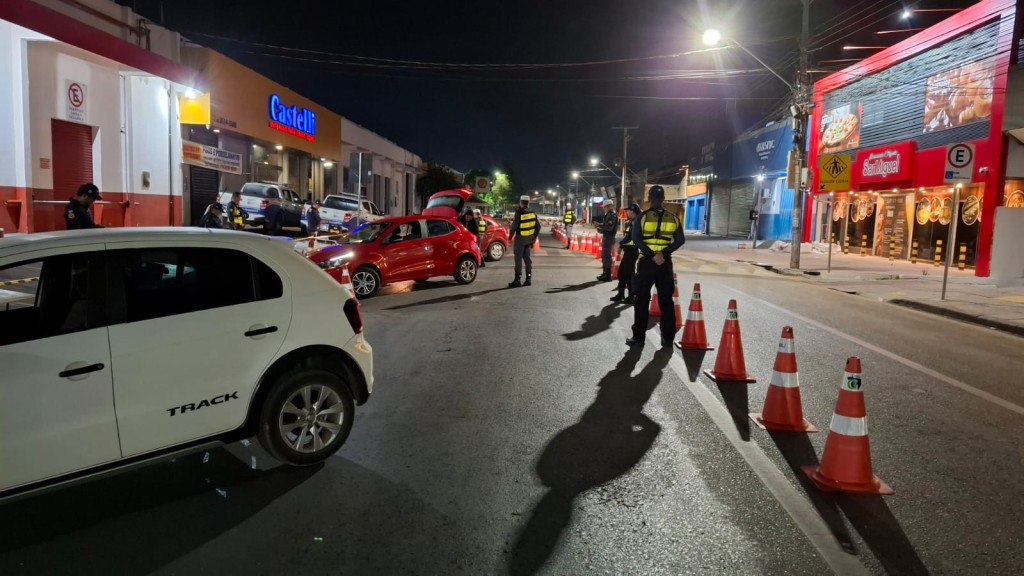 Operações Lei Seca terminam com 12 motoristas presos por embriaguez em Cuiabá