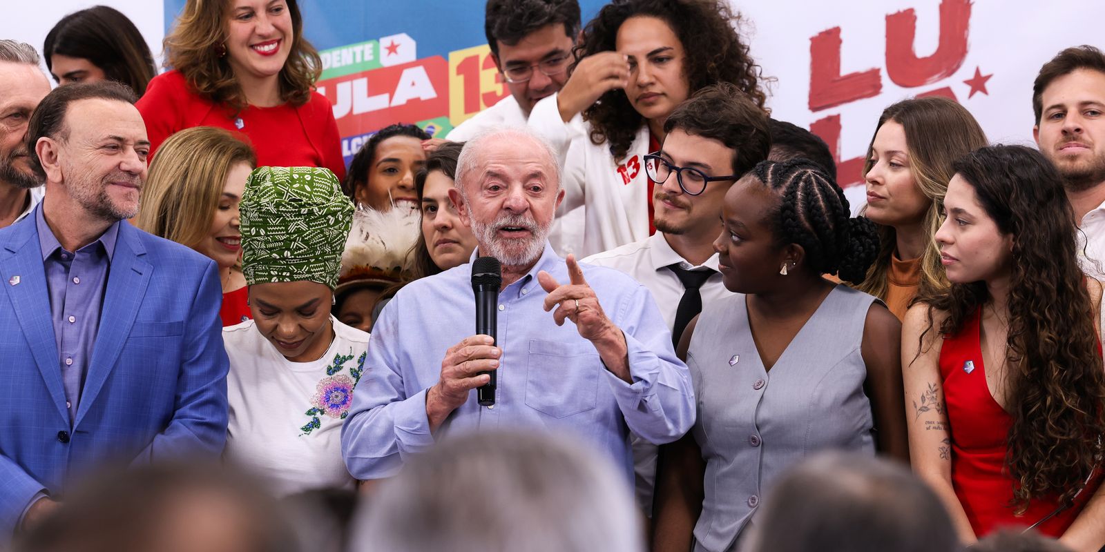 Lula tem mais de 51% dos votos e é reeleito para quarto mandato