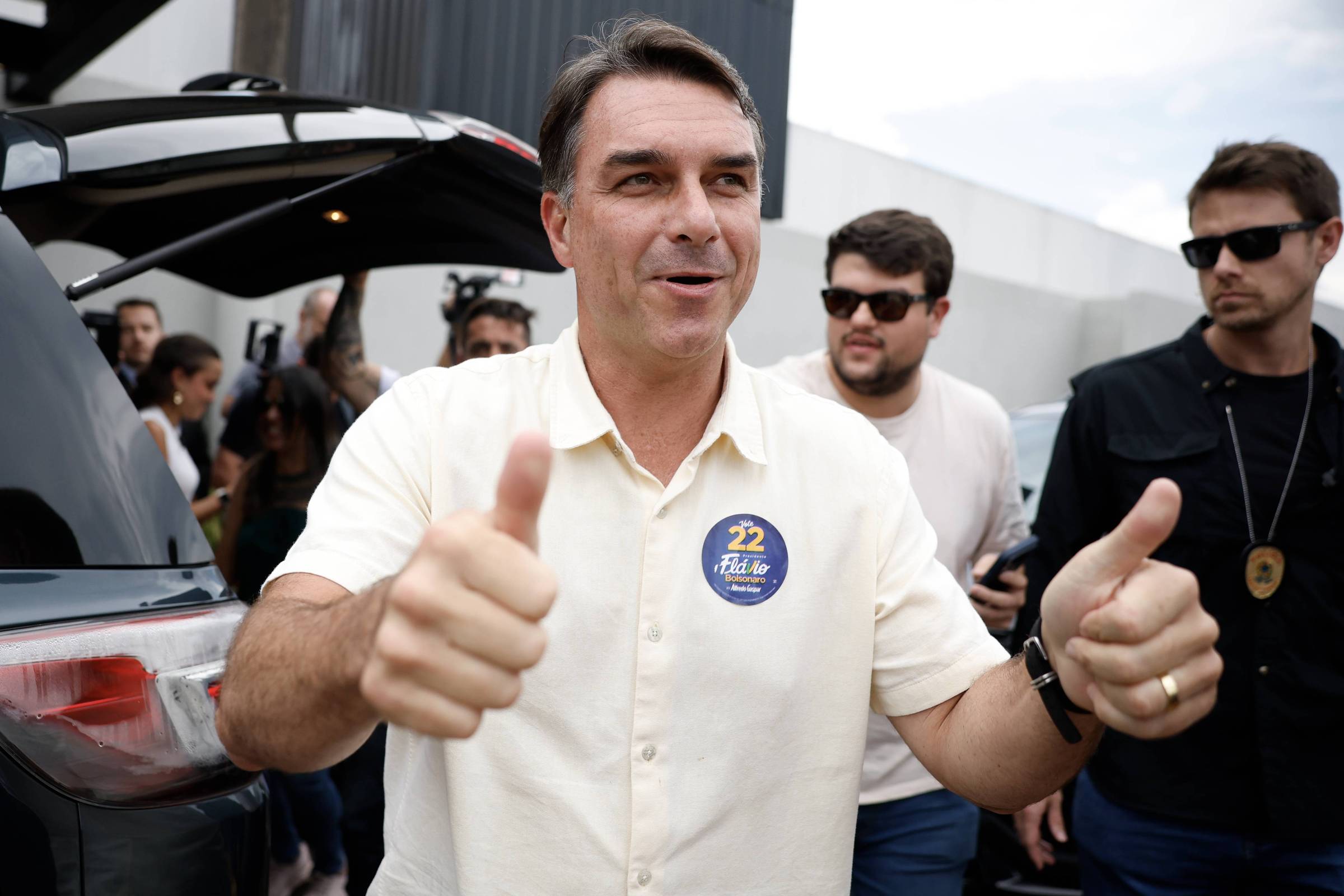 Pastor de Flávio Bolsonaro diz que não tem 'terceiro turno' e que as eleições terminaram